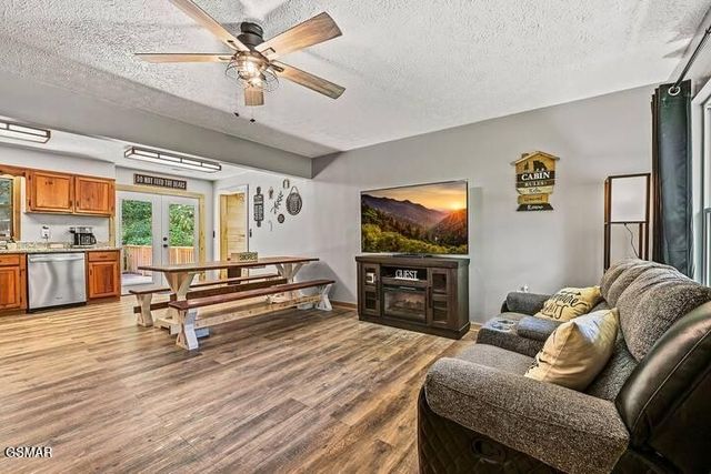 1643 Arron Way, Sevierville, TN 37876