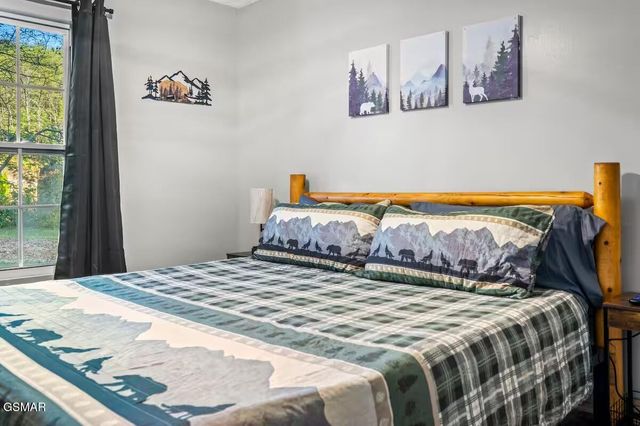 1643 Arron Way, Sevierville, TN 37876