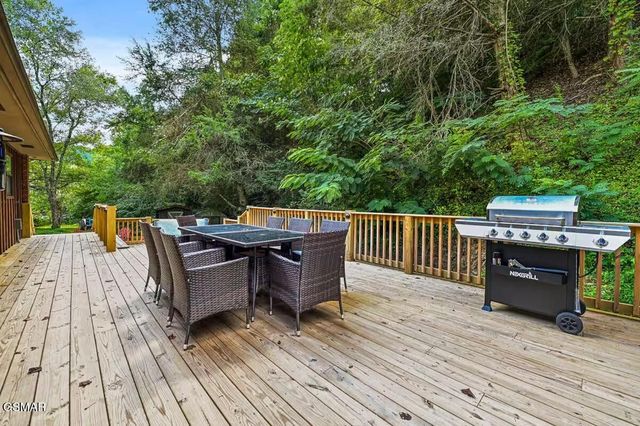 1643 Arron Way, Sevierville, TN 37876