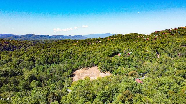 1643 Arron Way, Sevierville, TN 37876