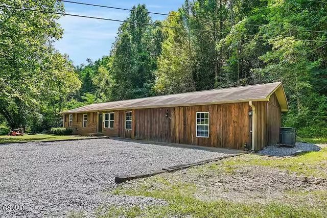 1643 Arron Way, Sevierville, TN 37876