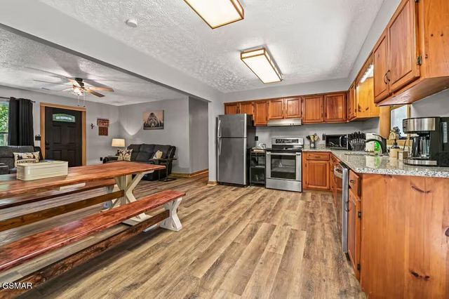 1643 Arron Way, Sevierville, TN 37876