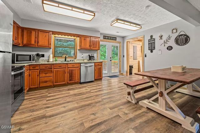 1643 Arron Way, Sevierville, TN 37876