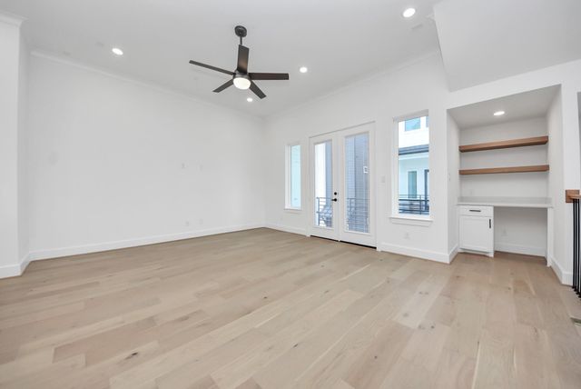 929 Fisher Street F, Houston, TX 77018