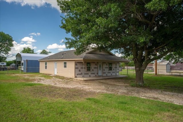 503 E Sanger Street, Celeste, TX 75423