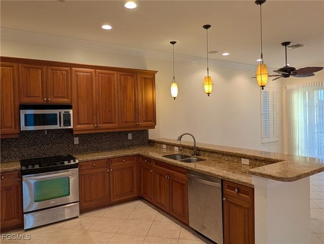 8917 Greenwich Hills WAY, Fort Myers, FL 33908