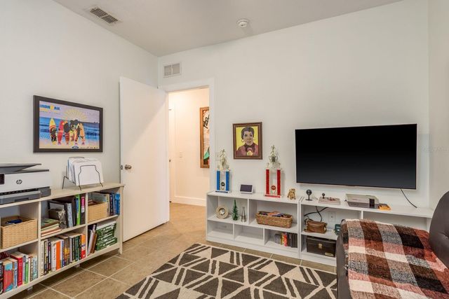 325 5TH AVENUE S 6, St Petersburg, FL 33701