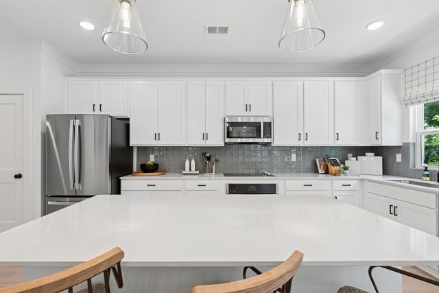3202 Gravity Drive, Columbia, TN 38401