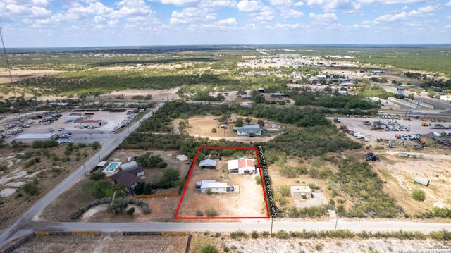 152 John Ayers, Carrizo Springs, TX 78834