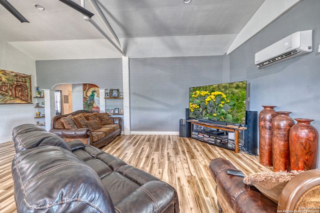 152 John Ayers, Carrizo Springs, TX 78834