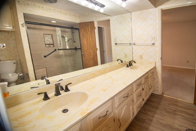 115 Raton Pass, Holly Lake Ranch, TX 75765