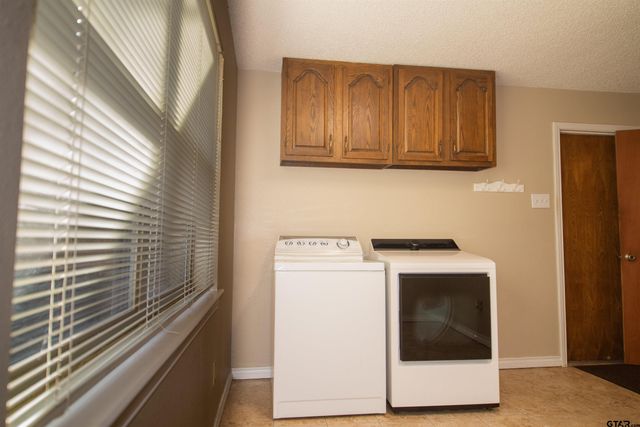 115 Raton Pass, Holly Lake Ranch, TX 75765