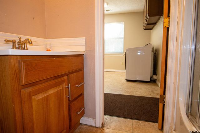 115 Raton Pass, Holly Lake Ranch, TX 75765