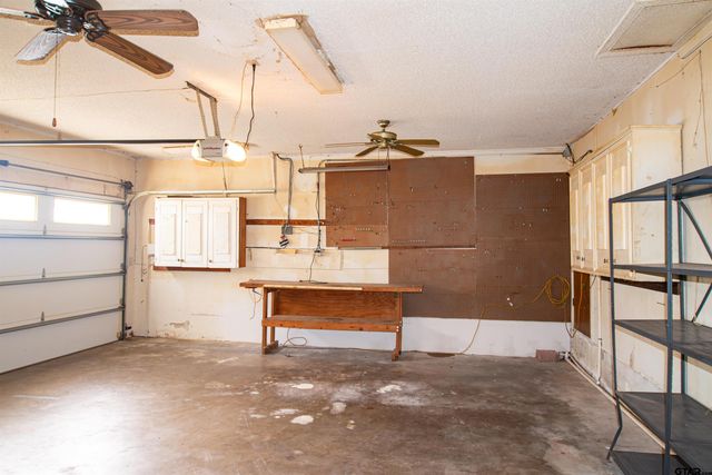 115 Raton Pass, Holly Lake Ranch, TX 75765