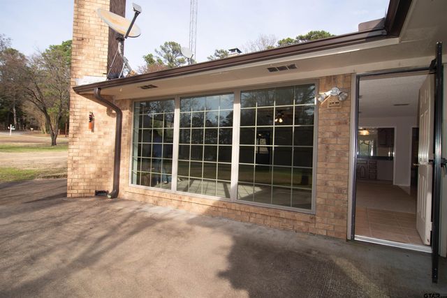 115 Raton Pass, Holly Lake Ranch, TX 75765