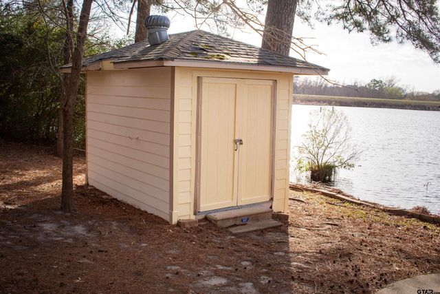 115 Raton Pass, Holly Lake Ranch, TX 75765