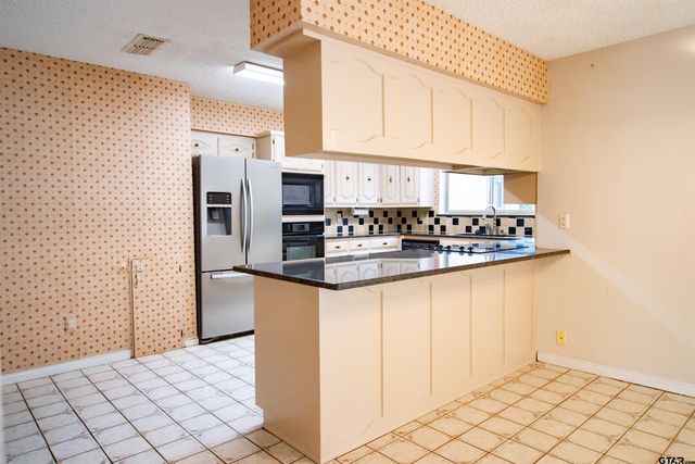 115 Raton Pass, Holly Lake Ranch, TX 75765