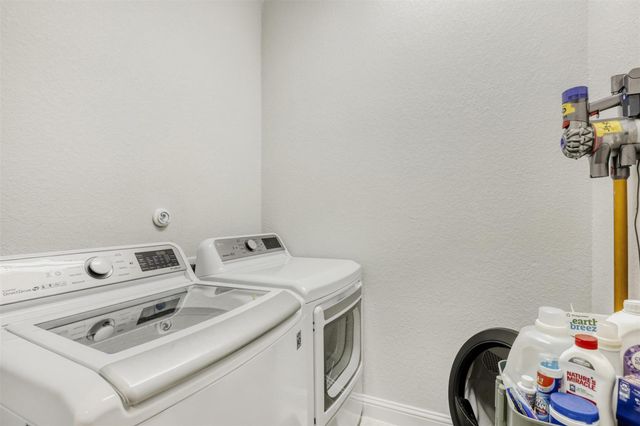 9824 Evening Canopy DR, Manor, TX 78653