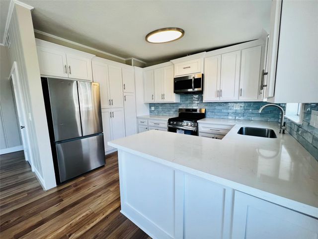 13 Tindel Street, Clear Lake Shores, TX 77565