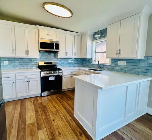 13 Tindel Street, Clear Lake Shores, TX 77565