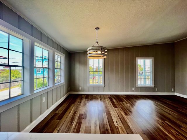 13 Tindel Street, Clear Lake Shores, TX 77565
