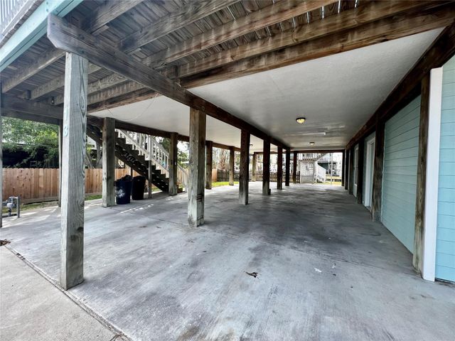 13 Tindel Street, Clear Lake Shores, TX 77565