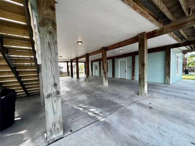 13 Tindel Street, Clear Lake Shores, TX 77565