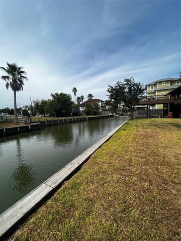 13 Tindel Street, Clear Lake Shores, TX 77565