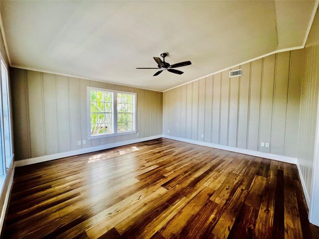 13 Tindel Street, Clear Lake Shores, TX 77565