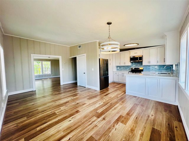 13 Tindel Street, Clear Lake Shores, TX 77565