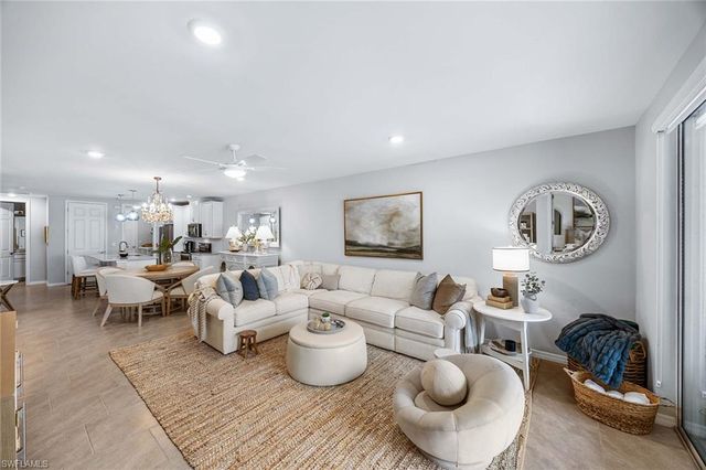 14610 Edgewater CIR, Naples, FL 34114