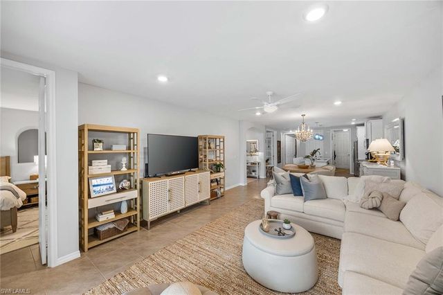 14610 Edgewater CIR, Naples, FL 34114