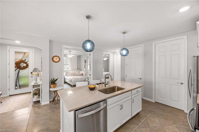 14610 Edgewater CIR, Naples, FL 34114