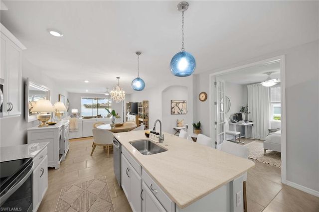 14610 Edgewater CIR, Naples, FL 34114