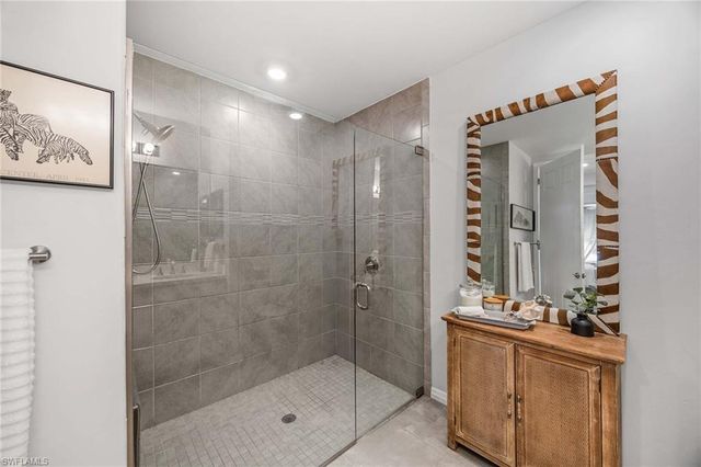 14610 Edgewater CIR, Naples, FL 34114