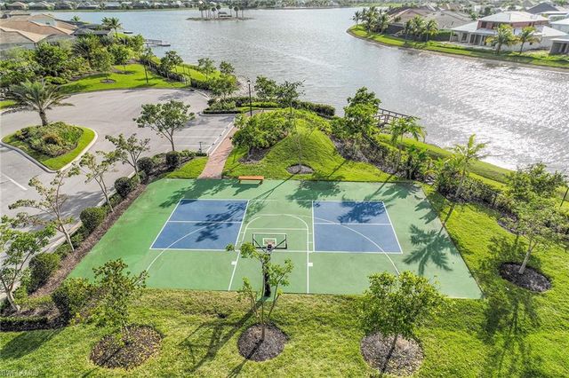 14610 Edgewater CIR, Naples, FL 34114