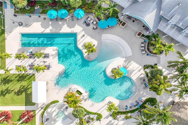 14610 Edgewater CIR, Naples, FL 34114