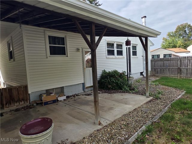 1721 Difford Drive, Niles, OH 44446