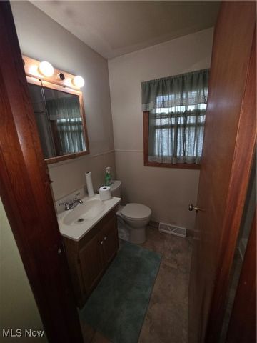 1721 Difford Drive, Niles, OH 44446