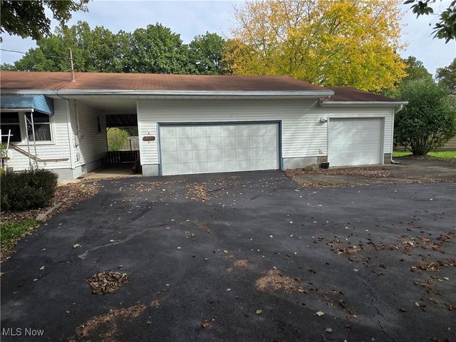 1721 Difford Drive, Niles, OH 44446