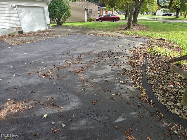 1721 Difford Drive, Niles, OH 44446