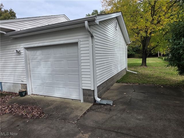 1721 Difford Drive, Niles, OH 44446