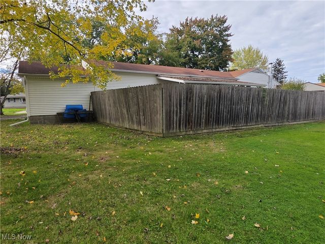 1721 Difford Drive, Niles, OH 44446