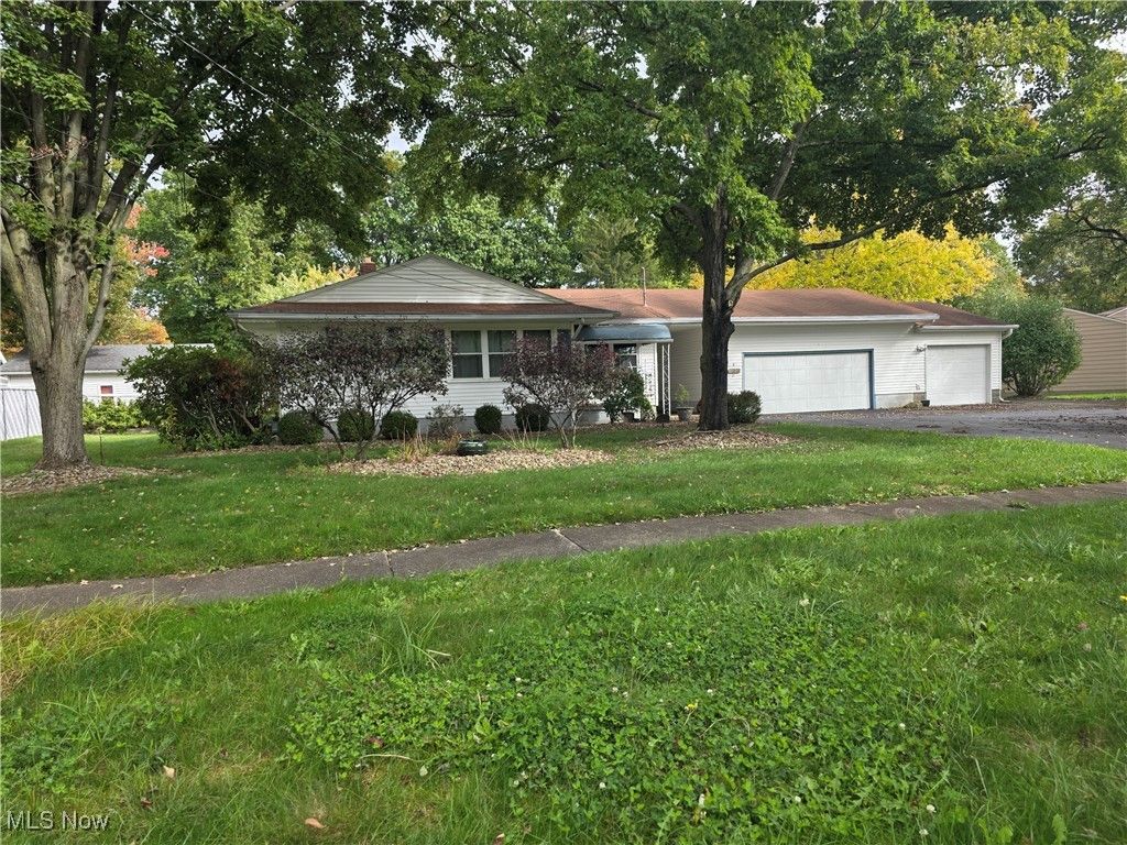 1721 Difford Drive, Niles, OH 44446