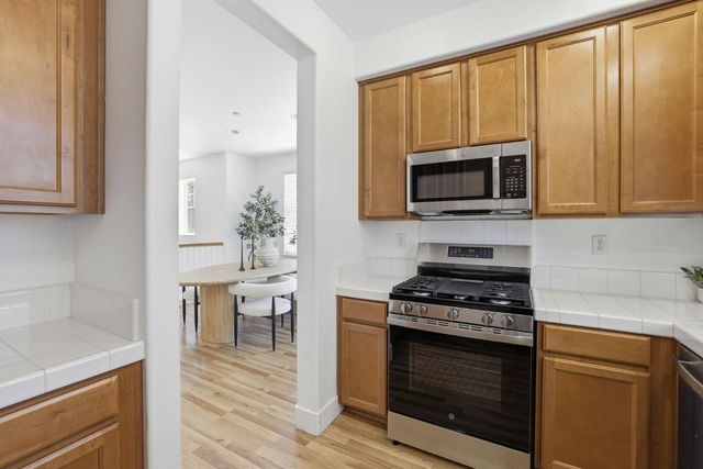 414 17th St, Sacramento, CA 95811