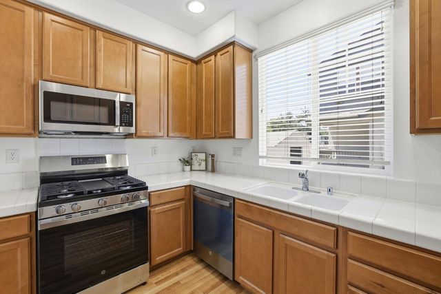 414 17th St, Sacramento, CA 95811