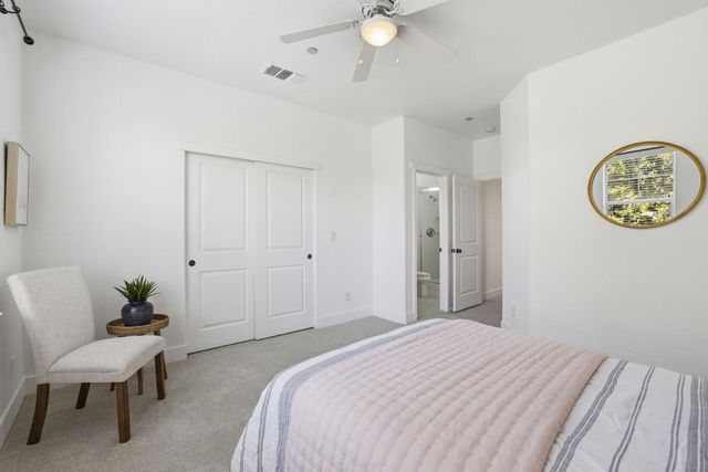 414 17th St, Sacramento, CA 95811