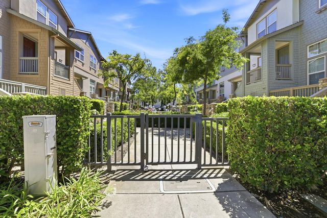 414 17th St, Sacramento, CA 95811
