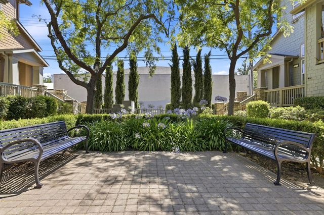 414 17th St, Sacramento, CA 95811
