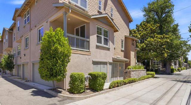 414 17th St, Sacramento, CA 95811
